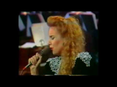 Festival OTI 1988 - De tu Boca - Taty Salas - República Dominicana.flv