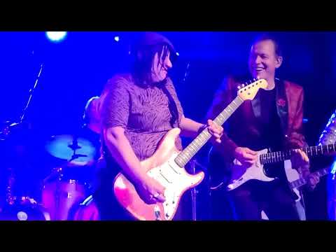 Tommy Castro and the Painkillers feat. Whitney Shay and Laura Chavez