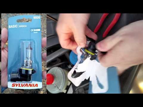 How to Replace a 2006 Honda Odyssey Headlight Bulb