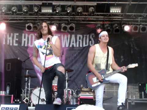 The Hot Stewards - Spin Me Round (Live @ Good Heavens Festival, Oldenzaal 2 juni 2011)