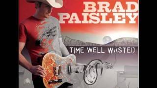 Brad Paisley - She&#39;s Everything (Lyrics)