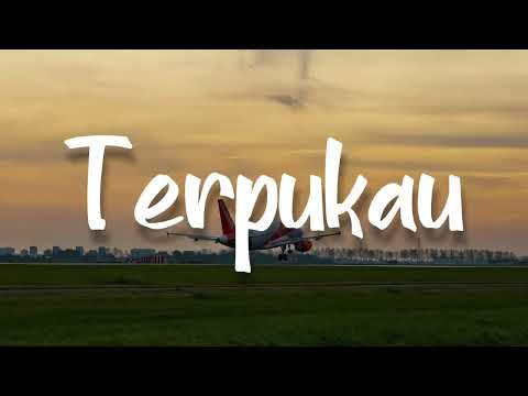 Terpukau, Rahasia Hati, Bertahan Terluka (Lirik) - Astrid