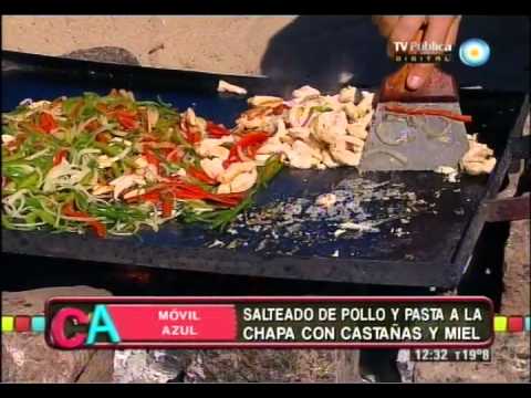 Salteado de pollo y pasta a la chapa
