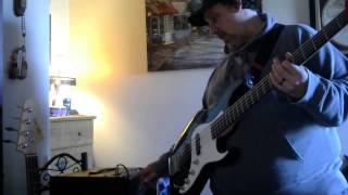 Video thumbnail for Peavey Max 110 100 Watt Bass Amp Review in HD. by Robert Nichols