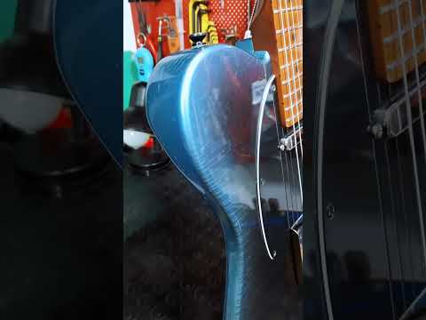 Dark Night Checking / cracking on a nitro guitar finish