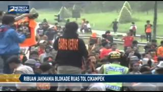 Download lagu Ribuan Jakmania Blokade Ruas Tol Cikampek mp3 Download lagu Ribuan Jakmania Blokade Ruas Tol Cikampek mp3