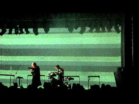 Thomas Azier "Verwandlung" live at Effenaar Eindhoven 23 oktober 2014 HD