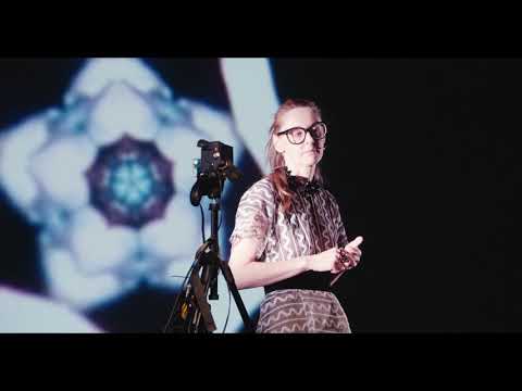 Performance lecture: "About Robots"