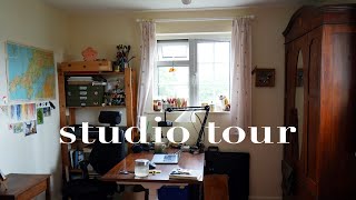 Cosy artist STUDIO TOUR / old furniture, whimsical art supplies, work in progress