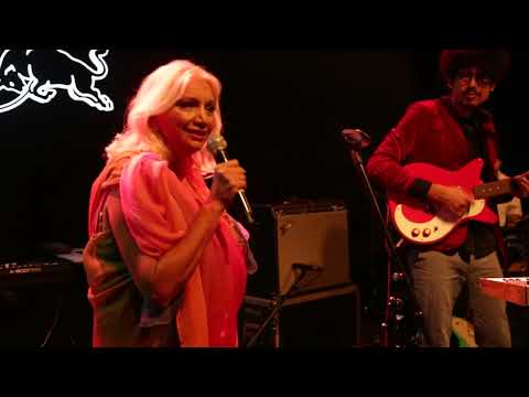 Asha Puthli and Madboy Mink Live - Right Down Here (JJ Cale)