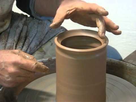 How to Throw a Storage Jar with a Rolled 'van Gilder Style' Gallery