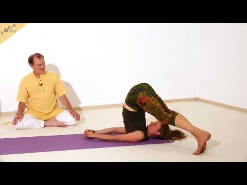 Seitlicher Pflug mit gestreckten Beinen - Yoga Asana Lexikon