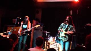 The Whigs-Right Hand On My Heart