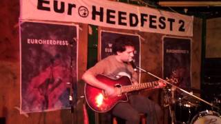 Dan Ormsby plays Long Distance Man at Euroheedfest