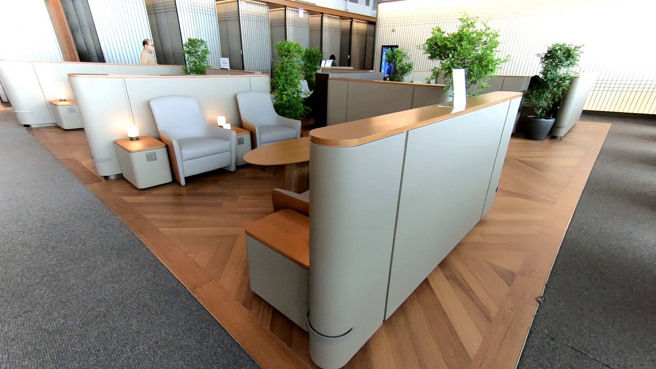 Asiana Airlines Business Suite Lounge thumbnail