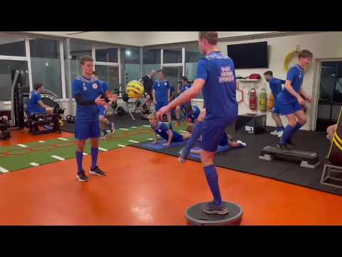 Oranje Wit 2 in de sportschool