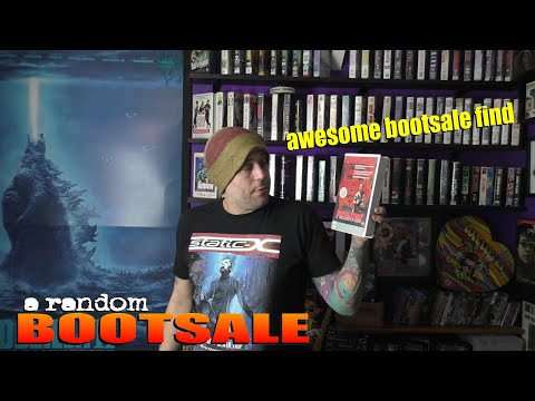 Bootsale Finds April : I Found A Predator VHS WTF #bootsale