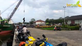 preview picture of video 'Kegiatan di Pelabuhan Pelni Pekanbaru'