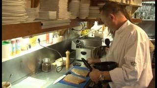 preview picture of video 'Schiedam LEEFT: Restaurant De Noordmolen'
