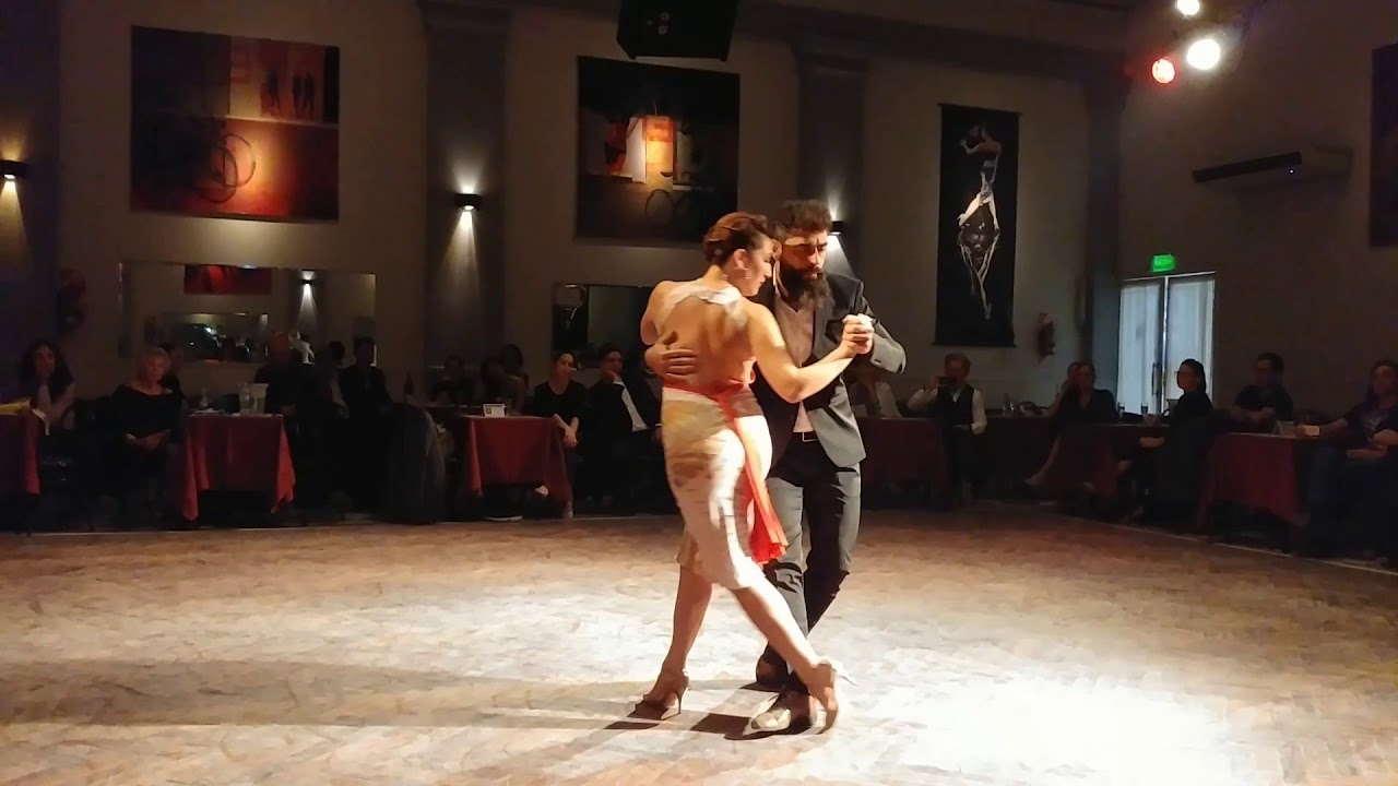 Konstantinos Riginos y Nadia Ibanez - Pocas Palabras 2/3