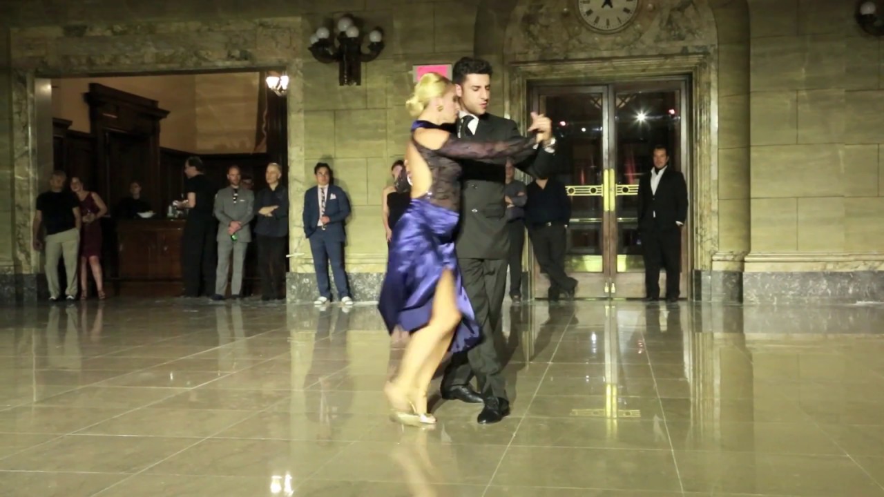 HERNAN GASTON LAZART et ANALIA CENTURION "Como Se Muere De Amor" (tango)