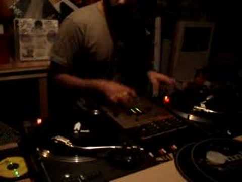 DJ Shorty of Trifid Productions Turntablism / Scratching 2
