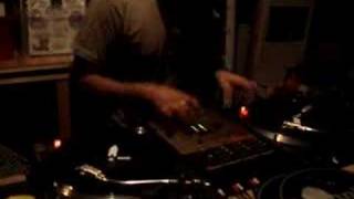 DJ Shorty of Trifid Productions Turntablism / Scratching 2