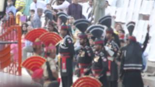 preview picture of video 'Inde 2014 : Wagah border - Cérémonie 4'