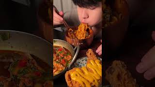 Download lagu TASTY NOODLES NAD FRIED CHICKEN | MUKBANG ASMR EATING #shorts #food #eating #asmreating #mukbang mp3
