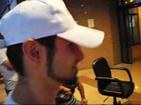 sinan özen byzalim in parçasını dinlerken