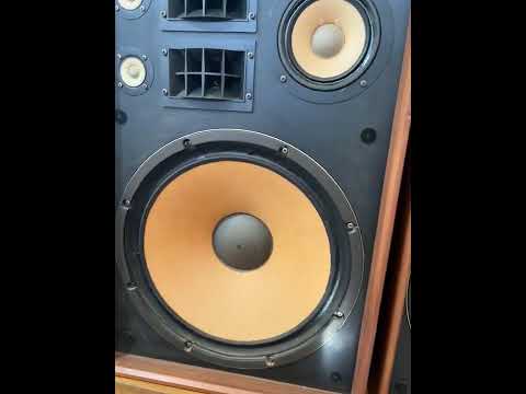 AKAI SW-176 LOUDSPEAKERS 1970's VINTAGE RETRO