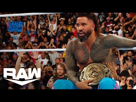 Jey Uso Hits YEETple’s Elbow At WWE Live Event