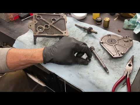 2711.  Installing the felt spindle shaft washer on the Artophone’s Heineman motor