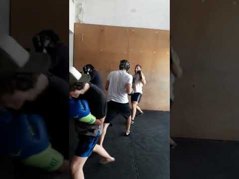 Team Peligro Boxeo entrenamiento guanteo