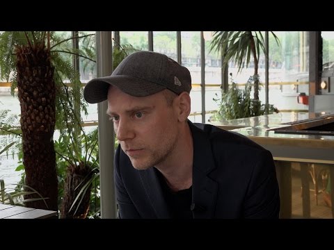 Tom Malmquist - À tout moment la vie