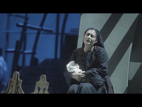 Uraufführung der griechischen Oper "Die Mörderin" - le mag