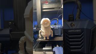 Keeping a eye over the print #3dprinting #minions #3dprinted