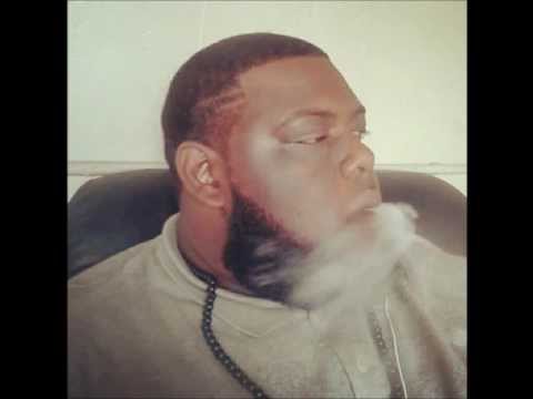 White Chalk Yungginz ft Space - Outta Here