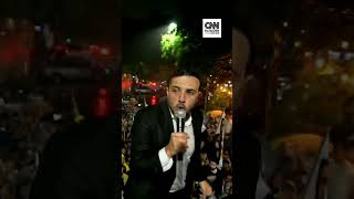Vídeo: Renan Santos faz protesto em frente à Globo após cancelamento de debate