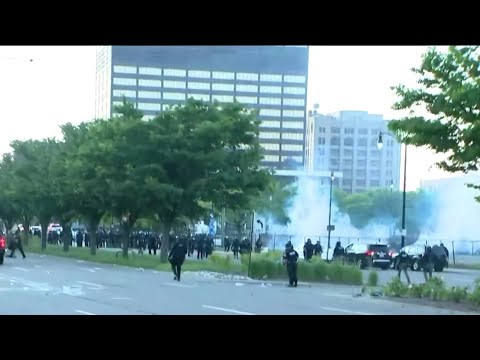 Detroit police enforce curfew at police brutality protests