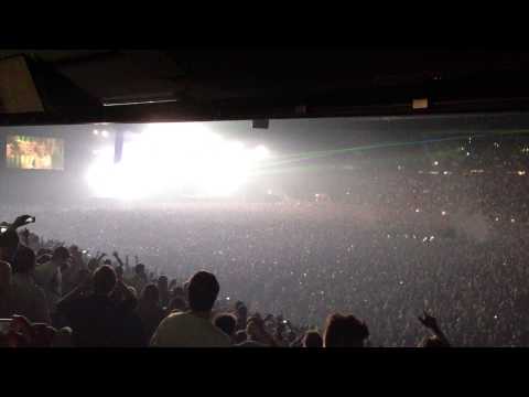 Swedish House Mafia at Friends Arena - Amazing Light show to Hard Rock Sofa - Quasar