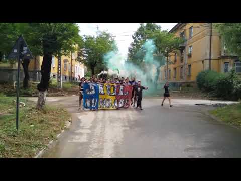 Centenar Jiul Petroșani - suporteri în drum spre stadion (1)