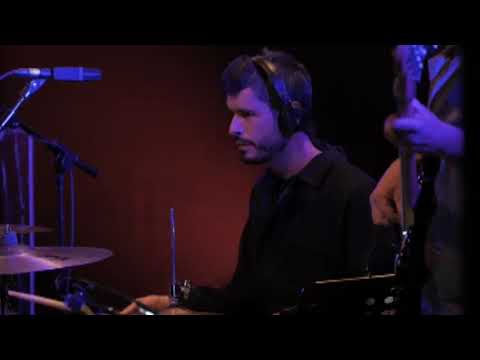 Renato Júnior feat Shout