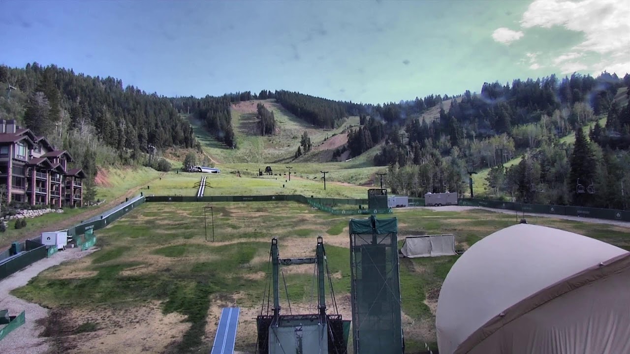 Live webcam view of Deer Valley Snow Park Lodge Cam