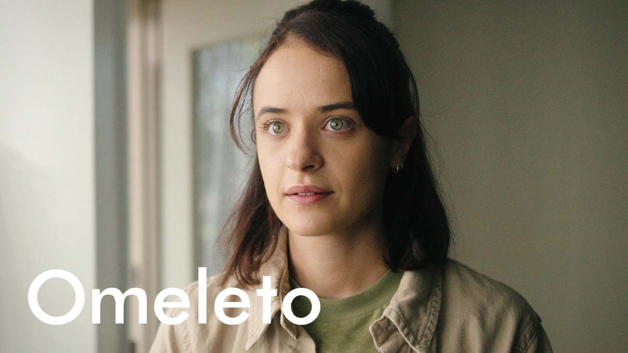 Miniature de la vidéo A woman is hired to shoot a video for a child's birthday. But the party is absurd. | The Party Job du film The Party Job