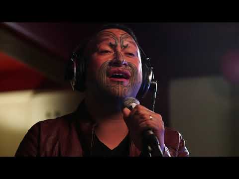 Rob Ruha performs 'Kalega' live