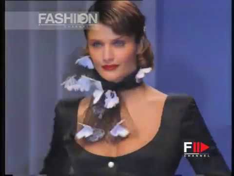 "Valentino" Spring Summer 1995 Paris 5 of 9 pret a porter woman by FashionChannel