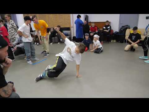 footwork 1x1 bboy Rich vs Chir vs Вжик - "ALL OPTION" break dance battle