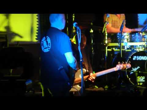 JASNÁ PÁKA - SEDÍ, PIJE - ŽĎÁRKY U HRONOVA 2013