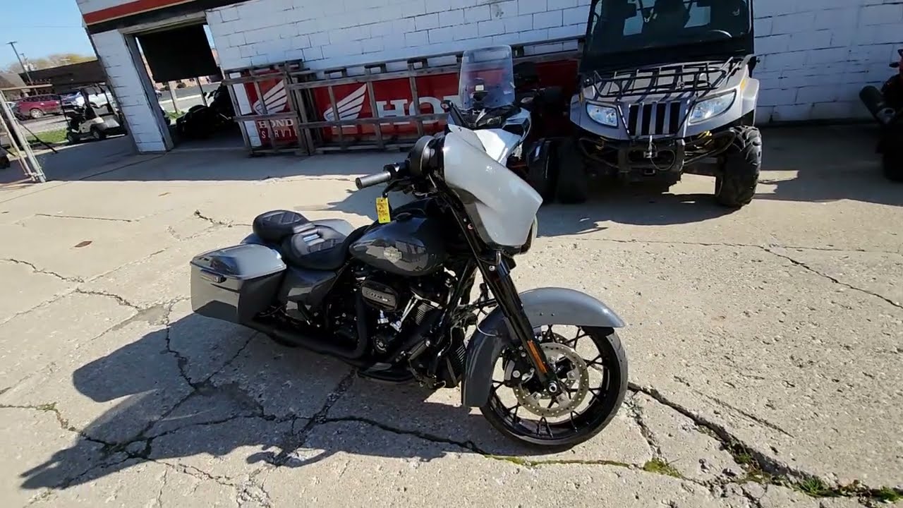 2022 Harley-Davidson® Street Glide Special Motorcycle